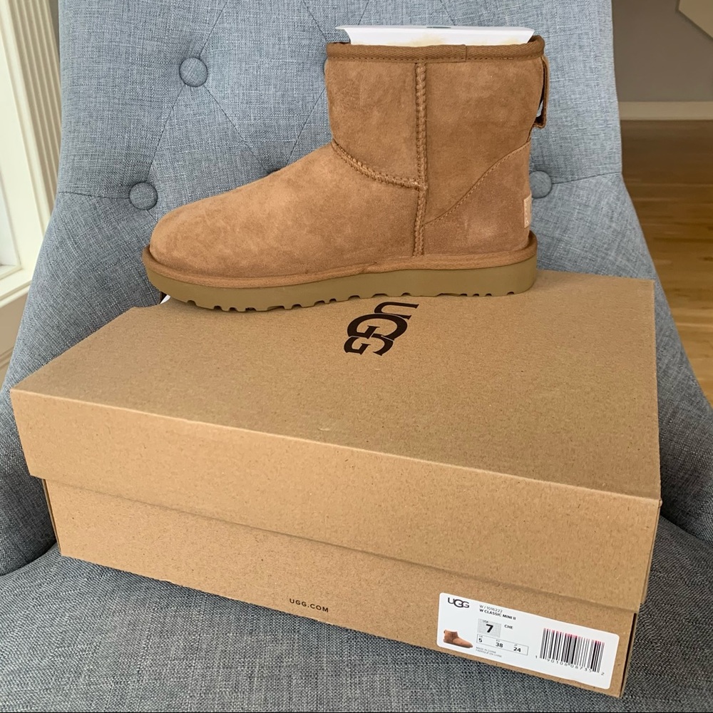 NWT UGG mini chestnut brown boots size 7
